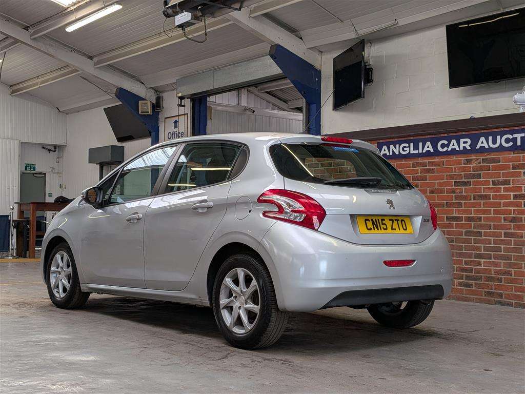 <p>2015 PEUGEOT 208 ACTIVE HDI</p>