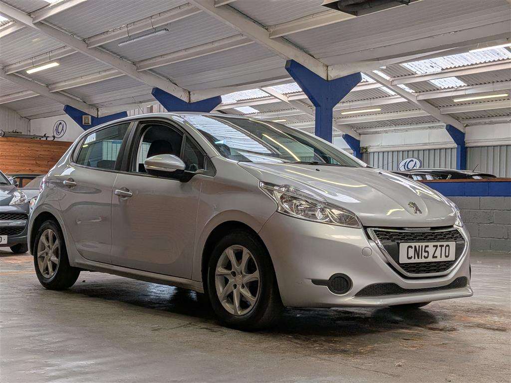 <p>2015 PEUGEOT 208 ACTIVE HDI</p>