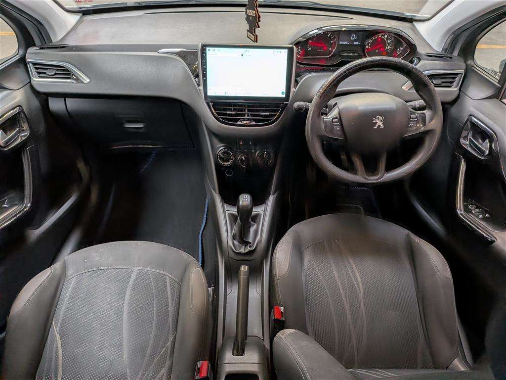<p>2015 PEUGEOT 208 ACTIVE HDI</p>