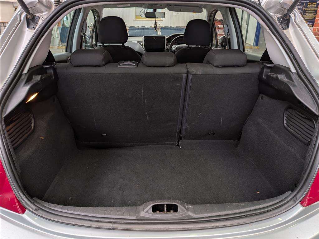 <p>2015 PEUGEOT 208 ACTIVE HDI</p>