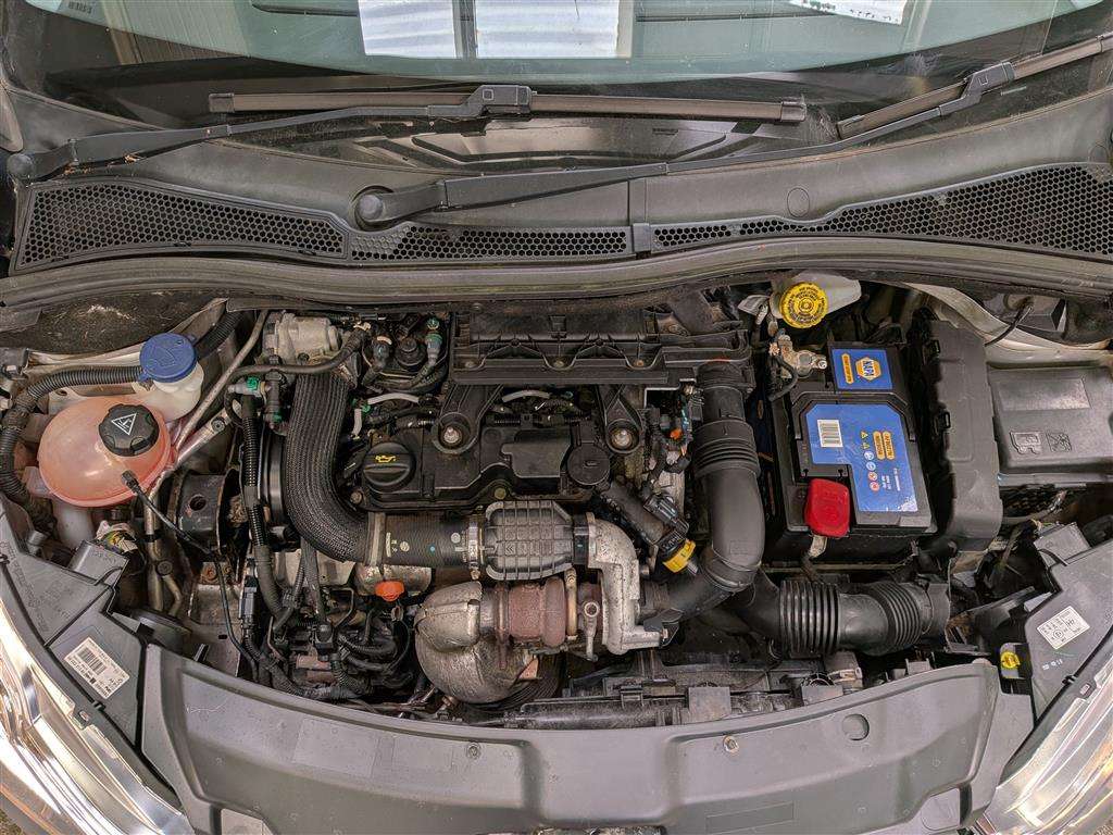 <p>2015 PEUGEOT 208 ACTIVE HDI</p>