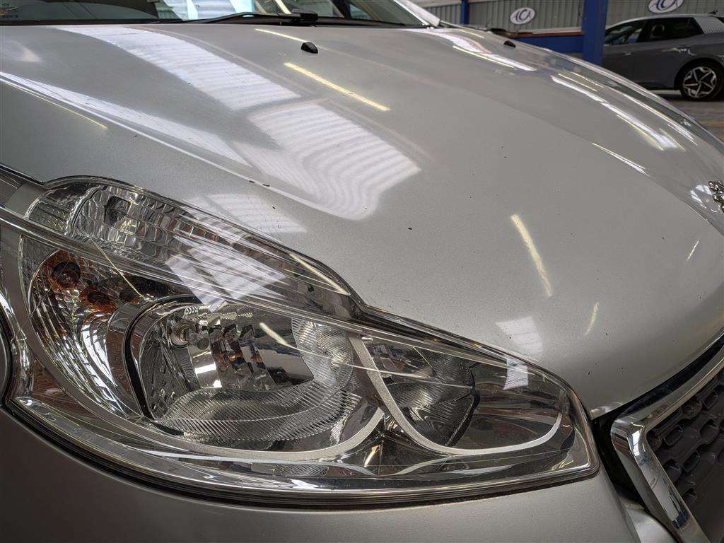 <p>2015 PEUGEOT 208 ACTIVE HDI</p>