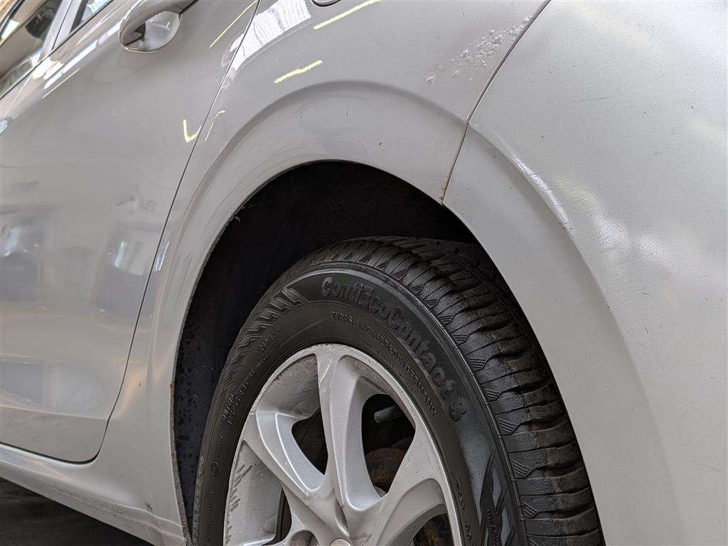 <p>2015 PEUGEOT 208 ACTIVE HDI</p>