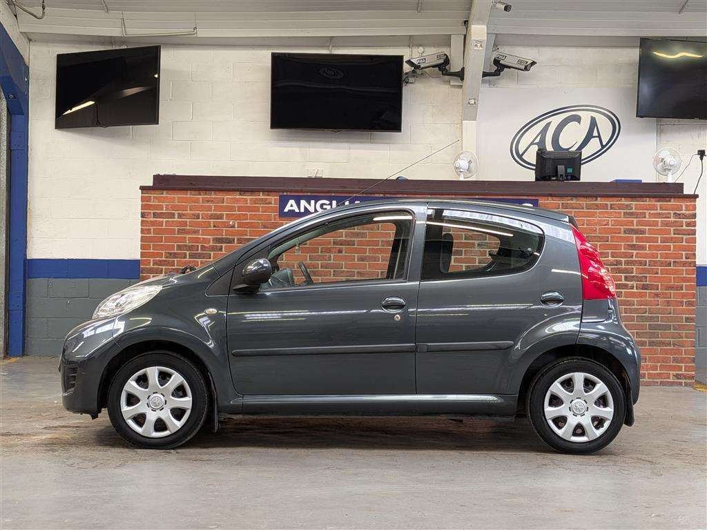 <p>2011 PEUGEOT 107 URBAN</p>