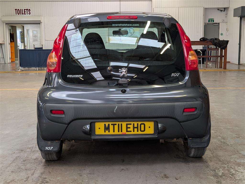 <p>2011 PEUGEOT 107 URBAN</p>
