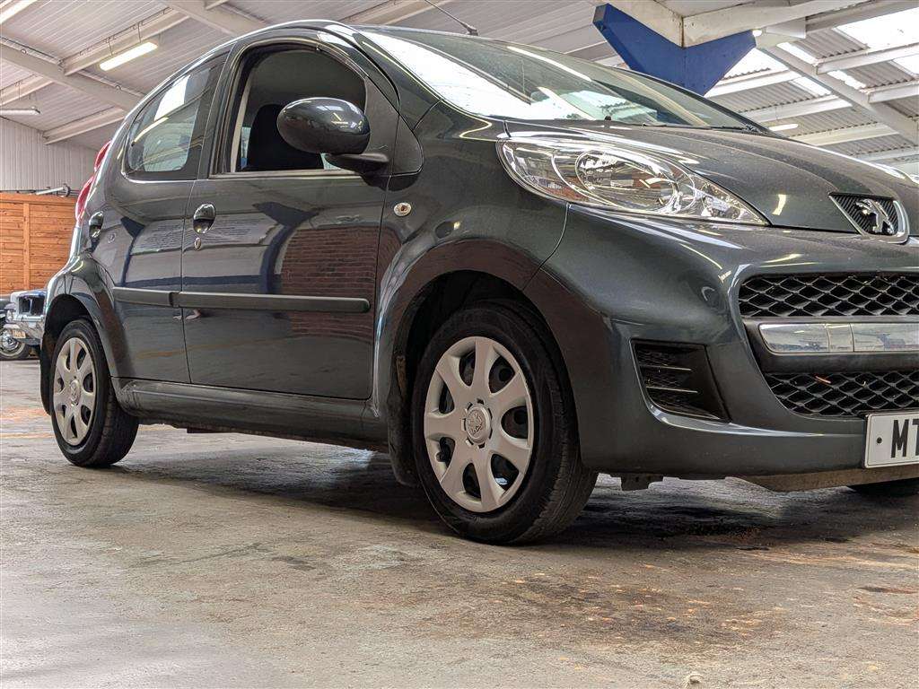 <p>2011 PEUGEOT 107 URBAN</p>