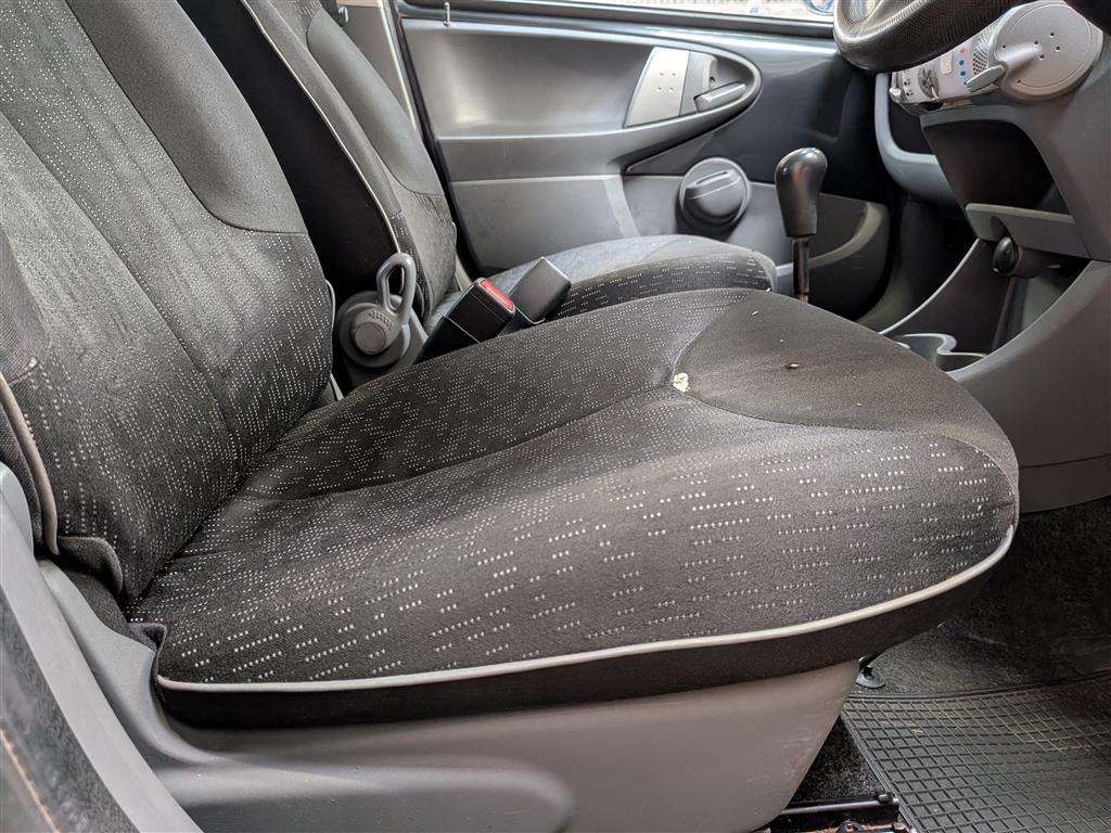 <p>2011 PEUGEOT 107 URBAN</p>