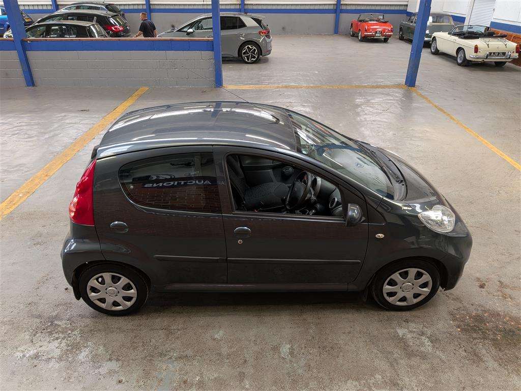 <p>2011 PEUGEOT 107 URBAN</p>