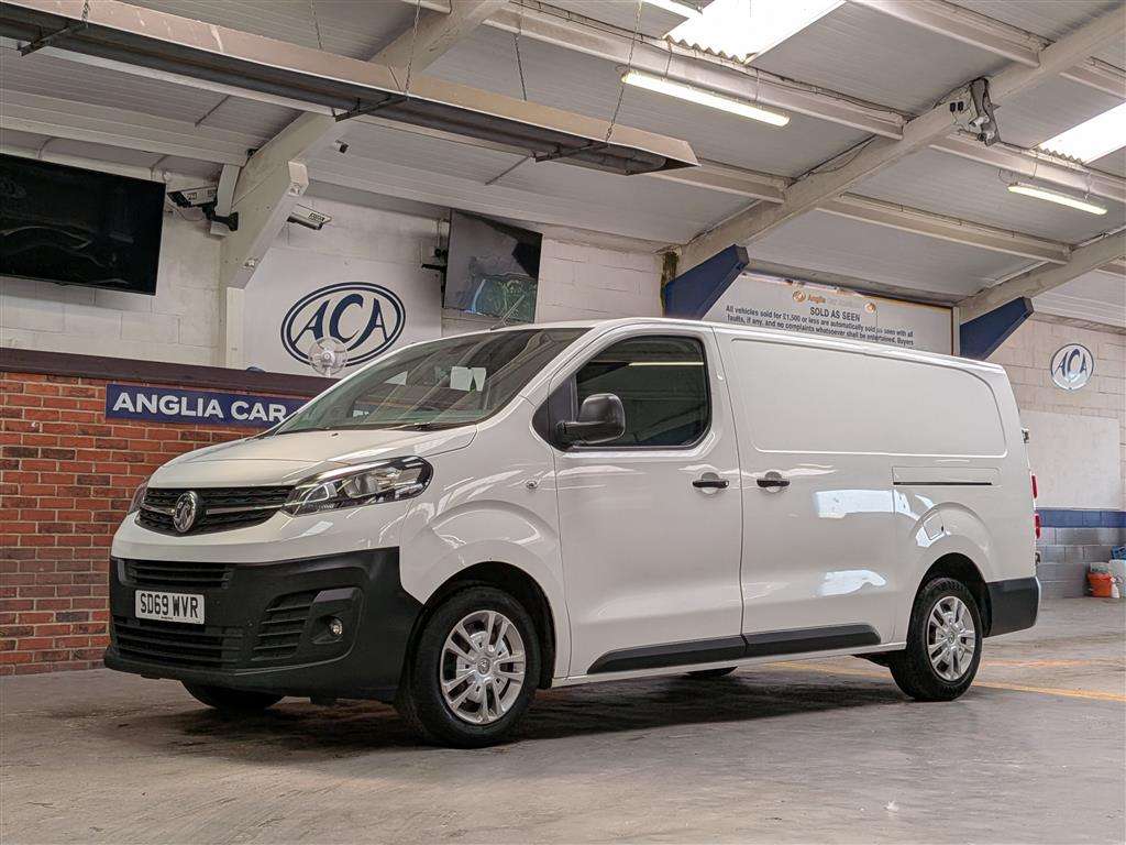 <p>2019 VAUXHALL VIVARO 2900 DYNAMIC S/S</p>
