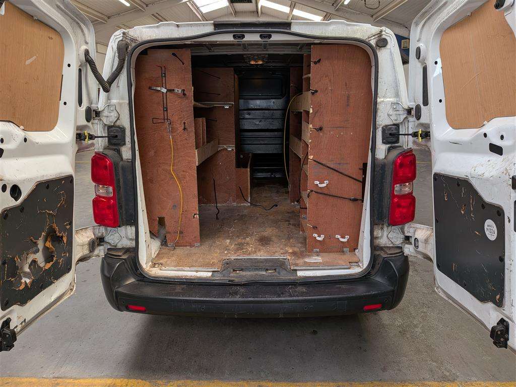 <p>2019 VAUXHALL VIVARO 2900 DYNAMIC S/S</p>