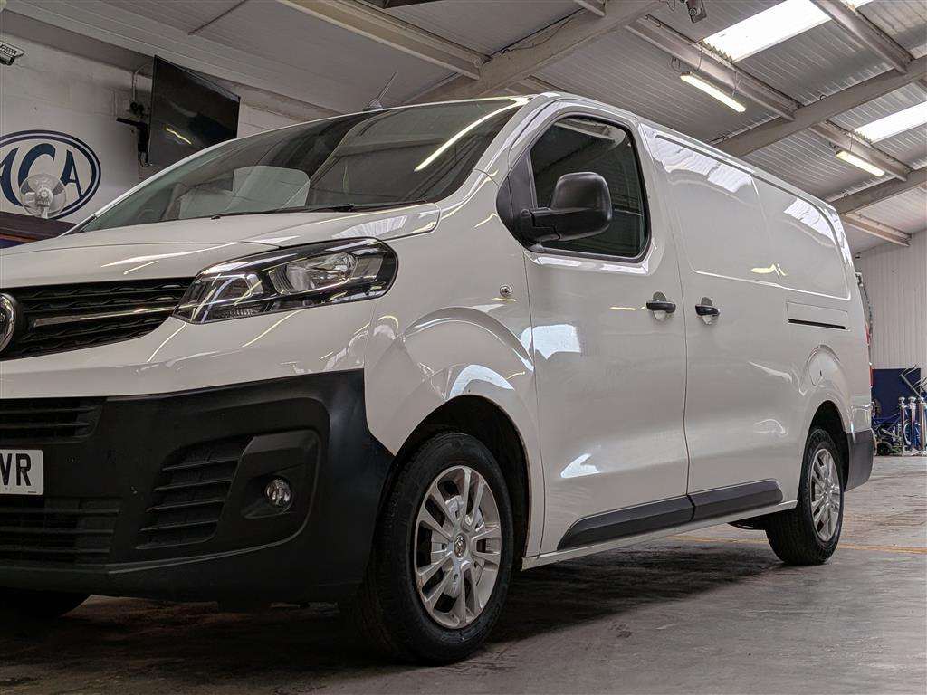 <p>2019 VAUXHALL VIVARO 2900 DYNAMIC S/S</p>