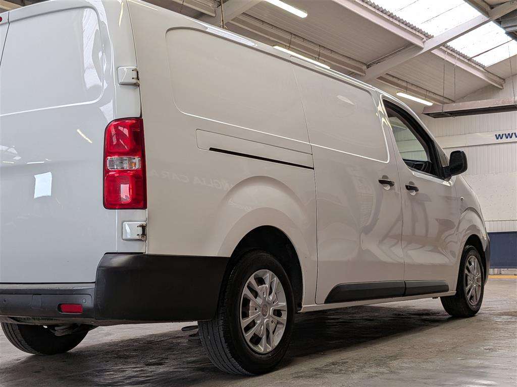 <p>2019 VAUXHALL VIVARO 2900 DYNAMIC S/S</p>