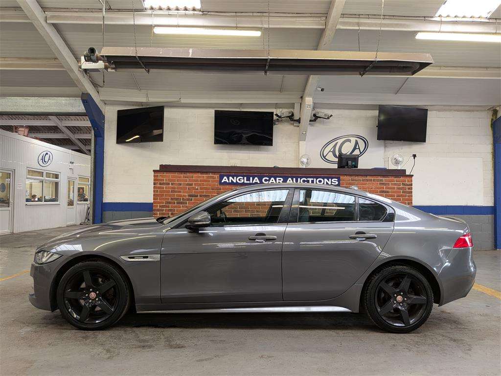 <p>2015 JAGUAR XE R-SPORT D AUTO</p>