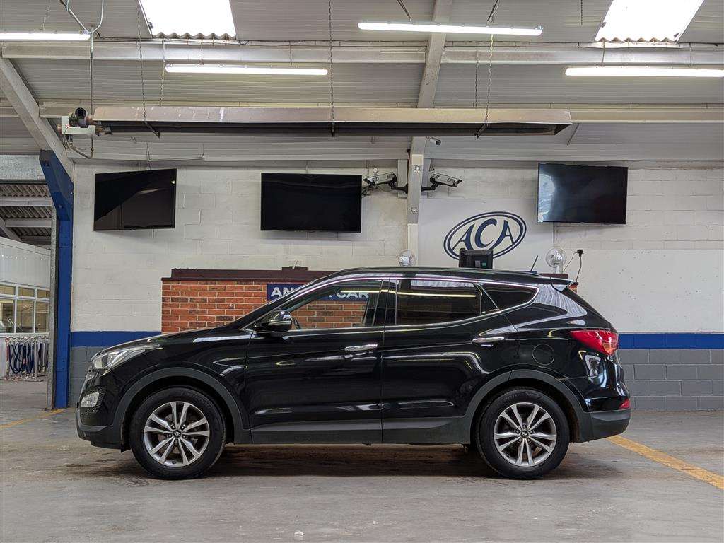 <p>2015 HYUNDAI SANTA FE PREMIUM CRDI</p>