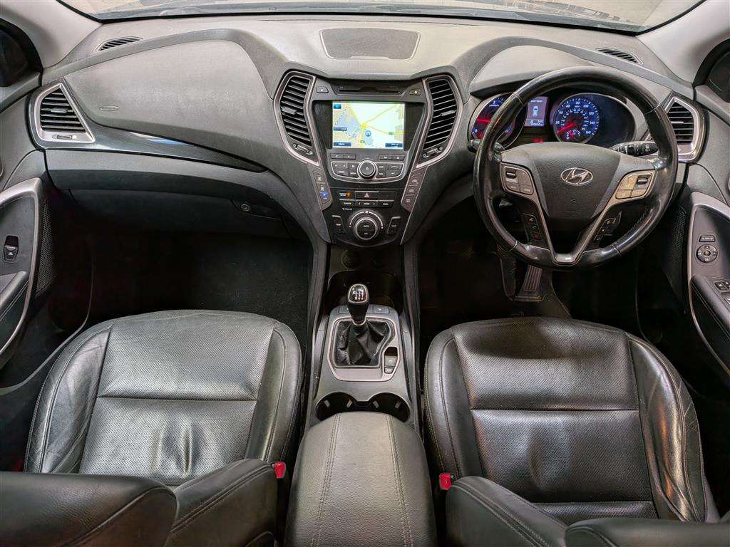 <p>2015 HYUNDAI SANTA FE PREMIUM CRDI</p>