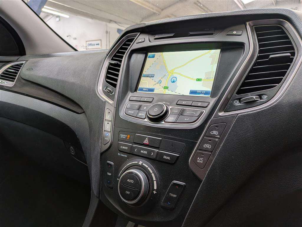 <p>2015 HYUNDAI SANTA FE PREMIUM CRDI</p>
