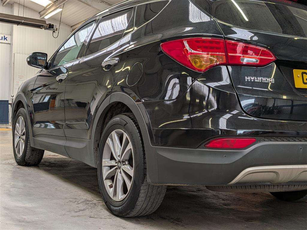 <p>2015 HYUNDAI SANTA FE PREMIUM CRDI</p>