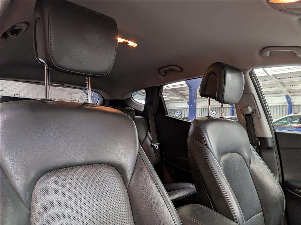 <p>2015 HYUNDAI SANTA FE PREMIUM CRDI</p>
