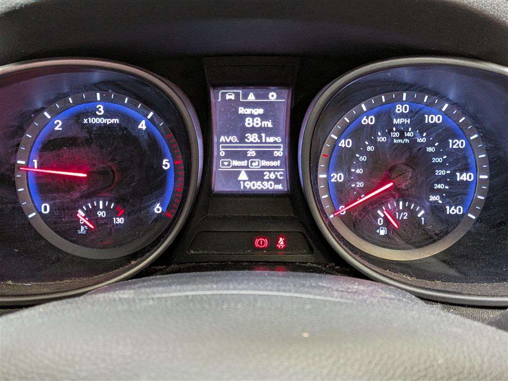 <p>2015 HYUNDAI SANTA FE PREMIUM CRDI</p>
