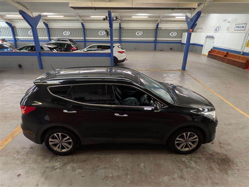 <p>2015 HYUNDAI SANTA FE PREMIUM CRDI</p>