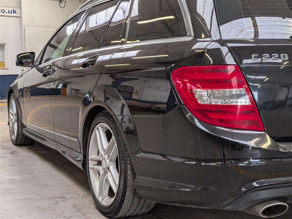 <p>2014 MERCEDES-BENZ C220 AMG SPORT ED PREM +</p>