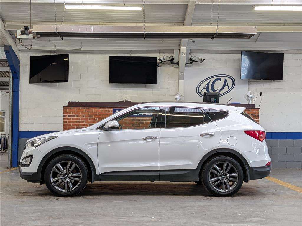 <p>2015 HYUNDAI SANTA FE PREMIUM SE CRDI</p>