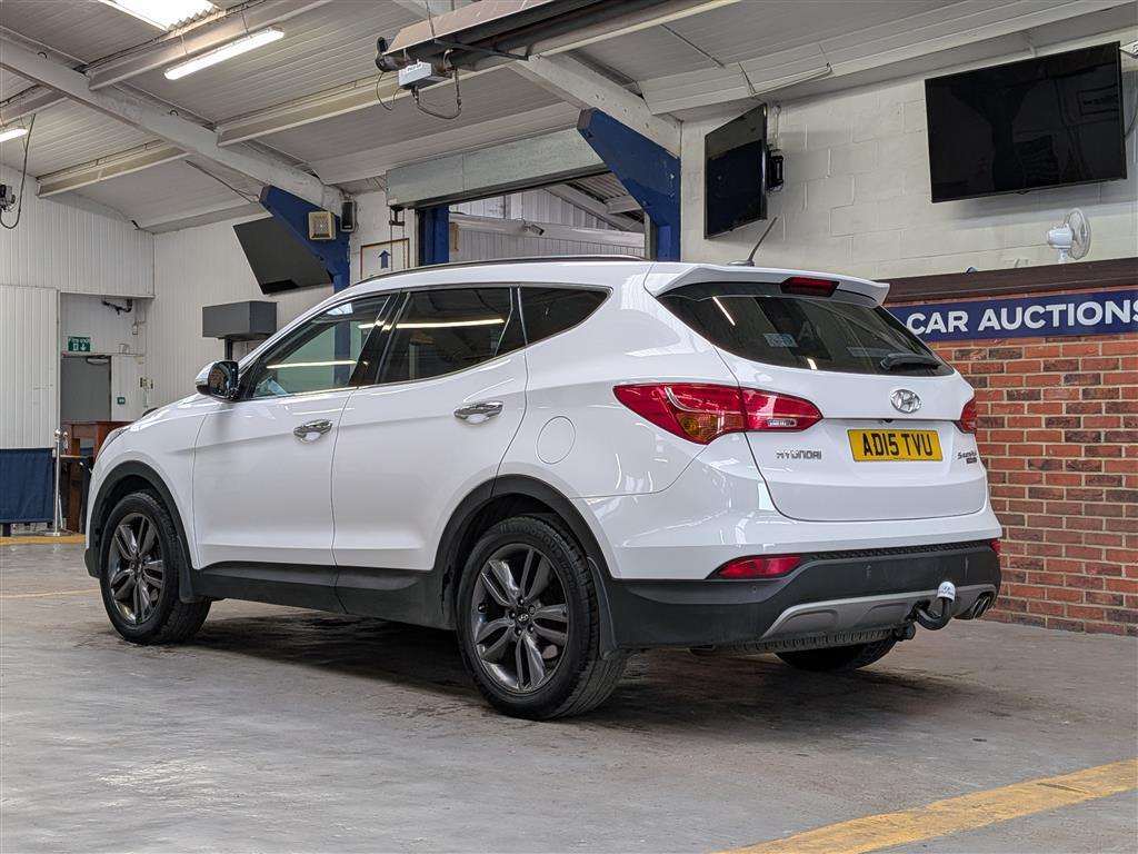 <p>2015 HYUNDAI SANTA FE PREMIUM SE CRDI</p>