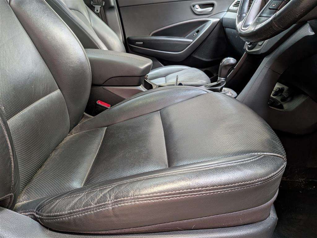 <p>2015 HYUNDAI SANTA FE PREMIUM SE CRDI</p>