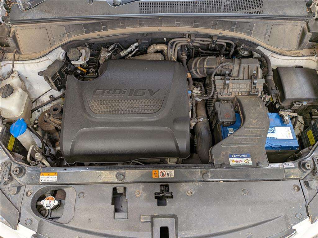 <p>2015 HYUNDAI SANTA FE PREMIUM SE CRDI</p>