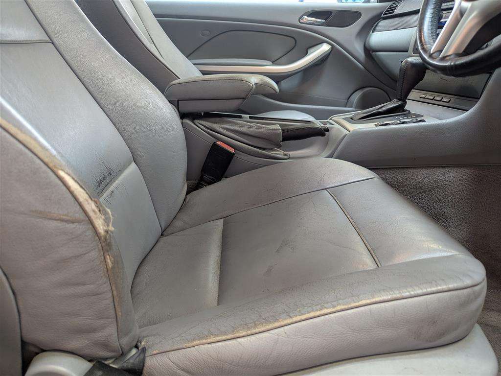 <p>2004 BMW 318 CI SE AUTO</p>