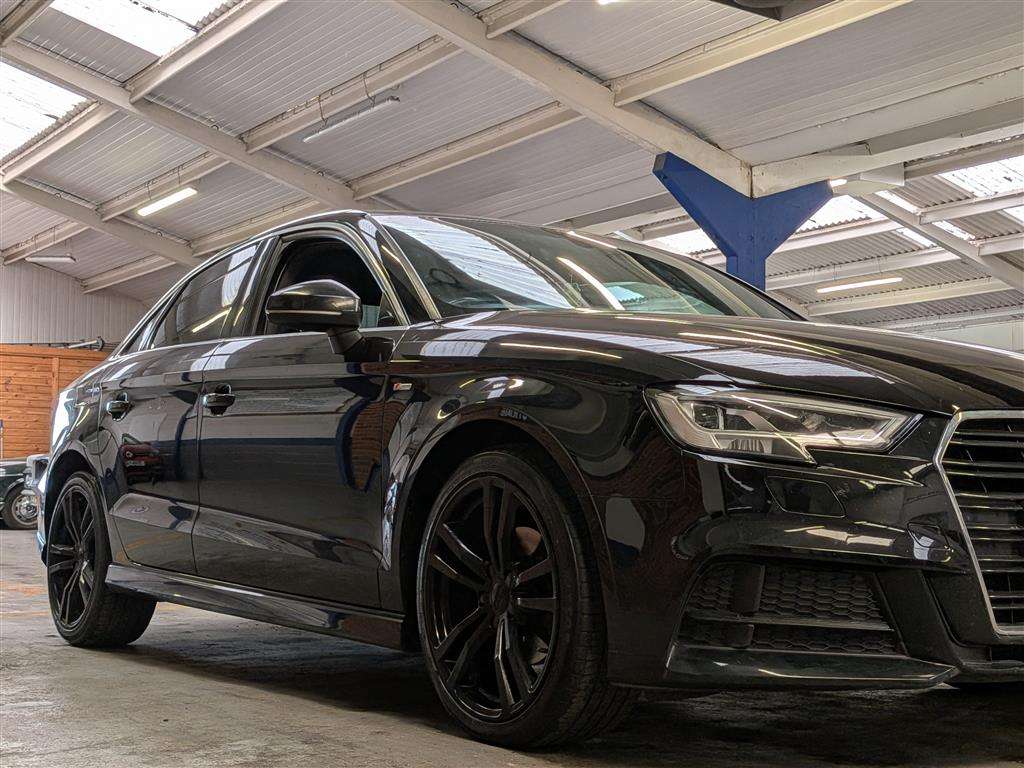 <p>2017 AUDI A3 S LINE TFSI</p>