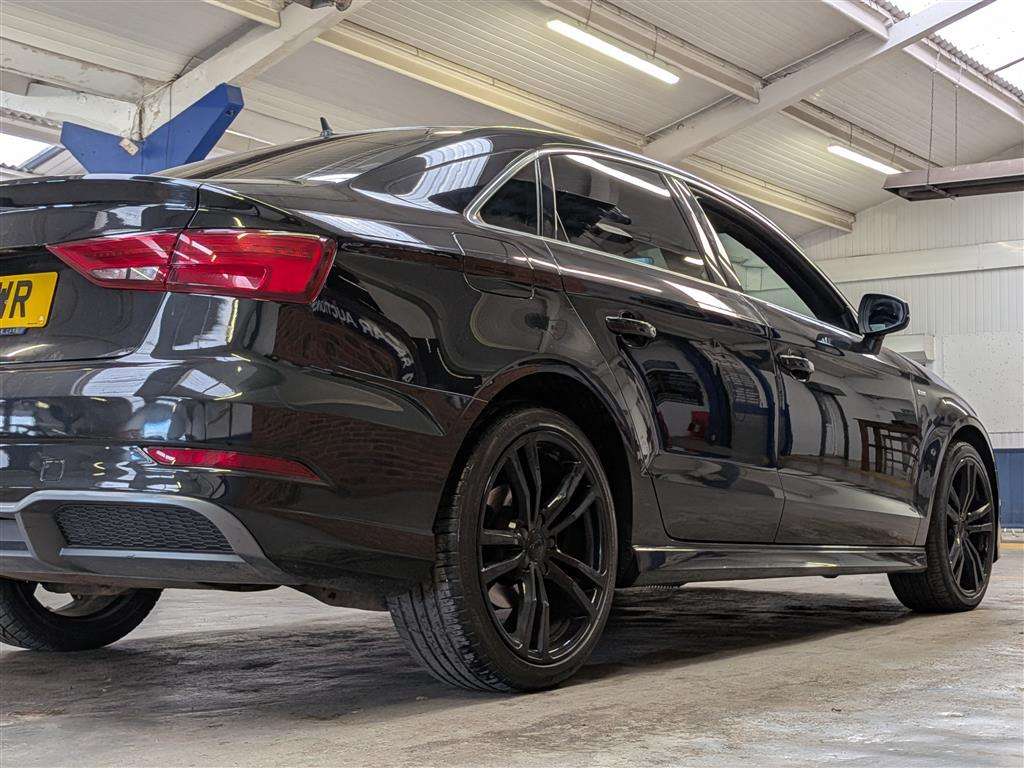 <p>2017 AUDI A3 S LINE TFSI</p>