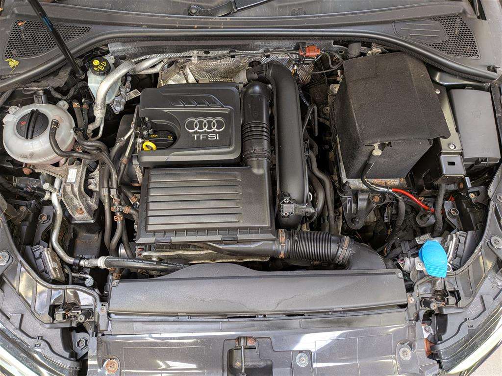 <p>2017 AUDI A3 S LINE TFSI</p>