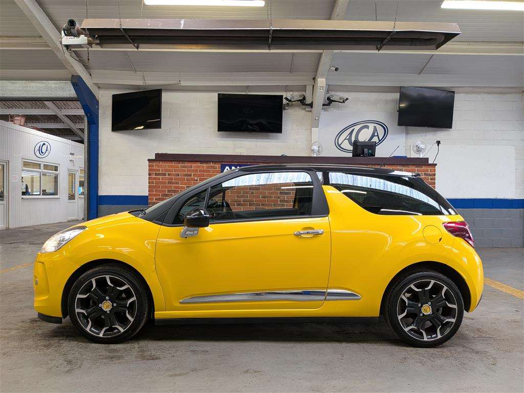 <p>2015 CITROEN DS3 DSTYLE + PURETECH S/S</p>