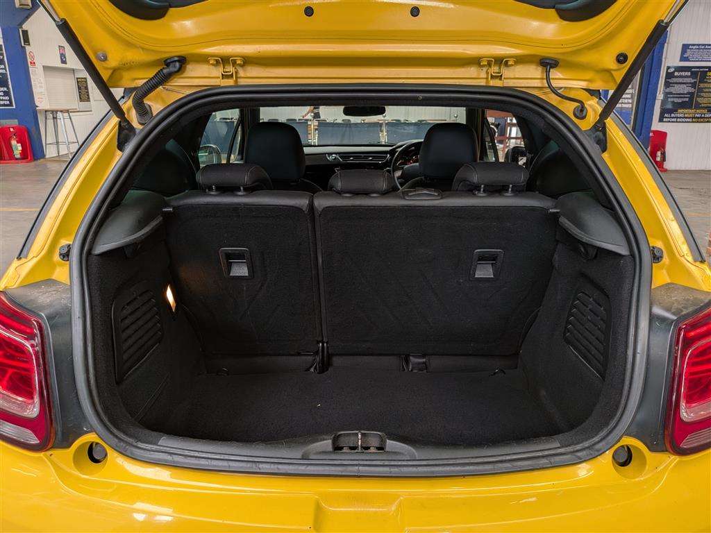 <p>2015 CITROEN DS3 DSTYLE + PURETECH S/S</p>