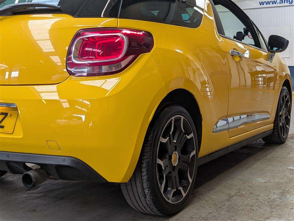 <p>2015 CITROEN DS3 DSTYLE + PURETECH S/S</p>