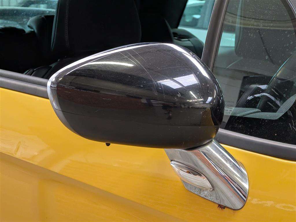 <p>2015 CITROEN DS3 DSTYLE + PURETECH S/S</p>