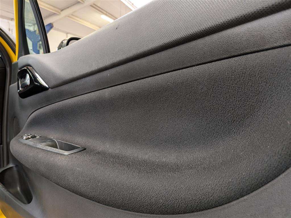 <p>2015 CITROEN DS3 DSTYLE + PURETECH S/S</p>