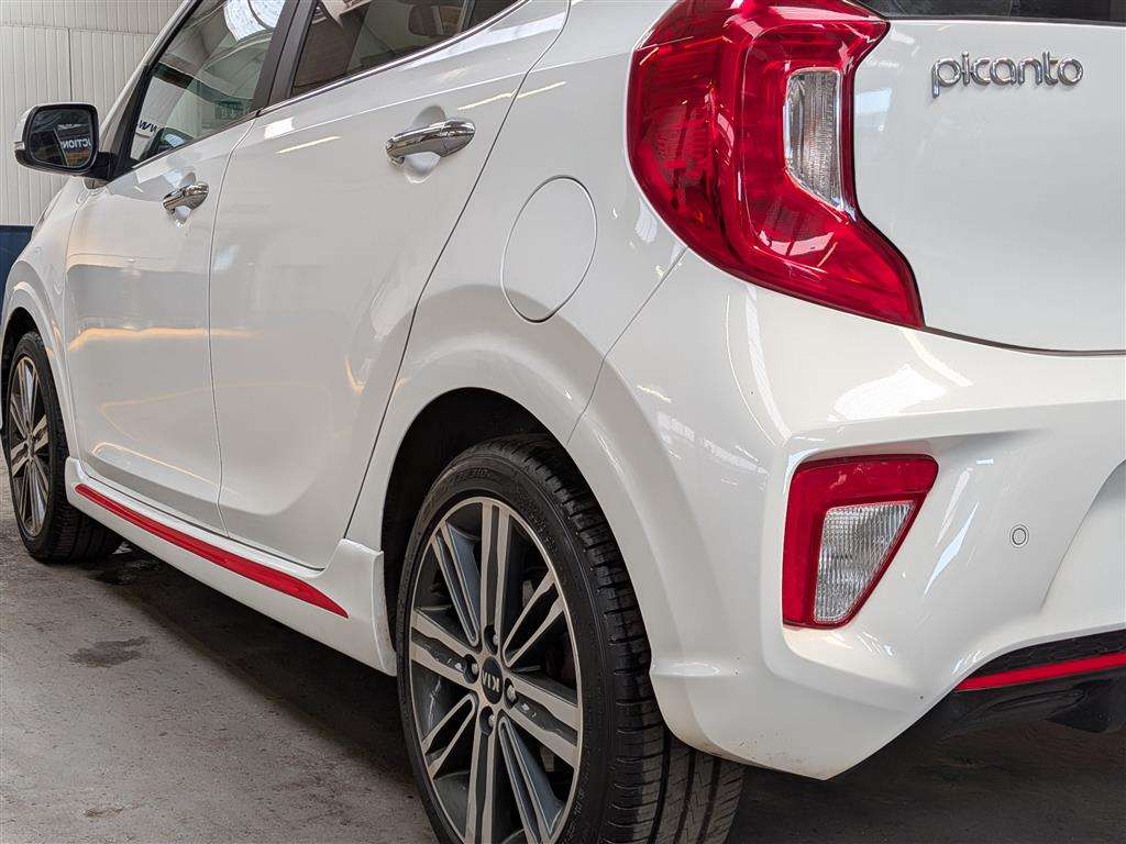 <p>2018 KIA PICANTO GT-LINE S</p>