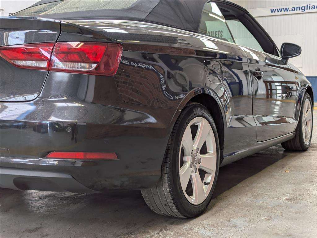 <p>2014 AUDI A3 SPORT TFSI</p>