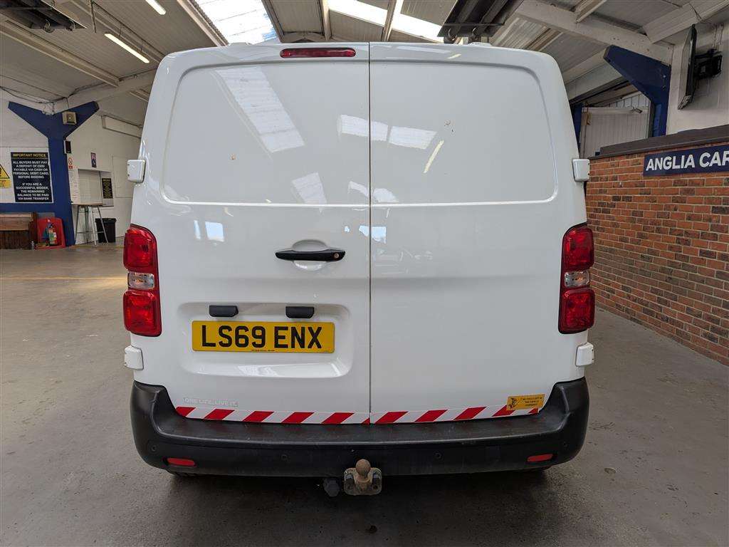 <p>2019 CITROEN DISPATCH 1400 EN-PRISE BH</p>