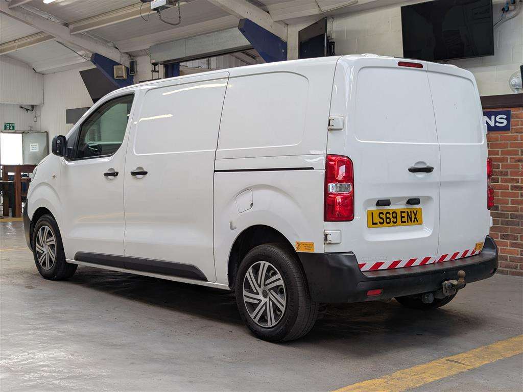 <p>2019 CITROEN DISPATCH 1400 EN-PRISE BH</p>