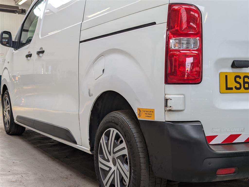 <p>2019 CITROEN DISPATCH 1400 EN-PRISE BH</p>