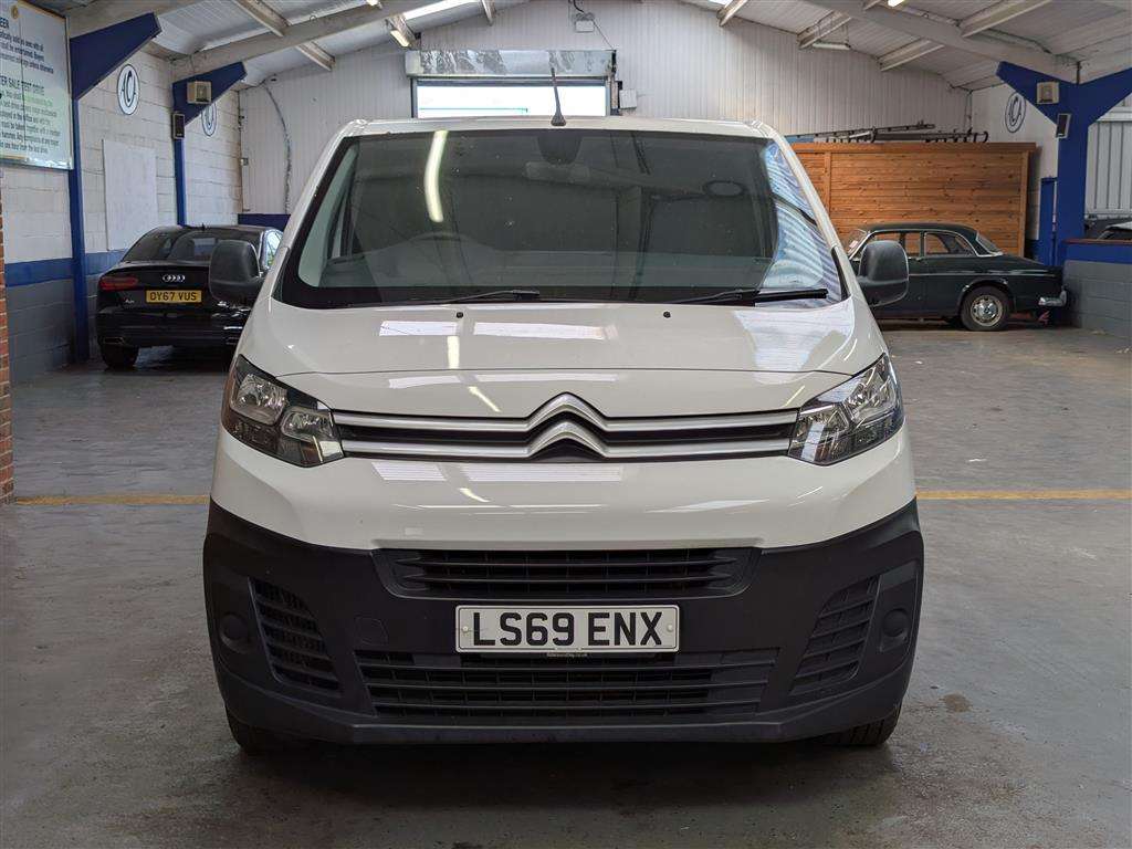 <p>2019 CITROEN DISPATCH 1400 EN-PRISE BH</p>