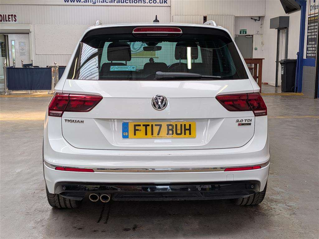 <p>2017 VOLKSWAGEN TIGUAN R-LINE TDI BMT 4MO</p>