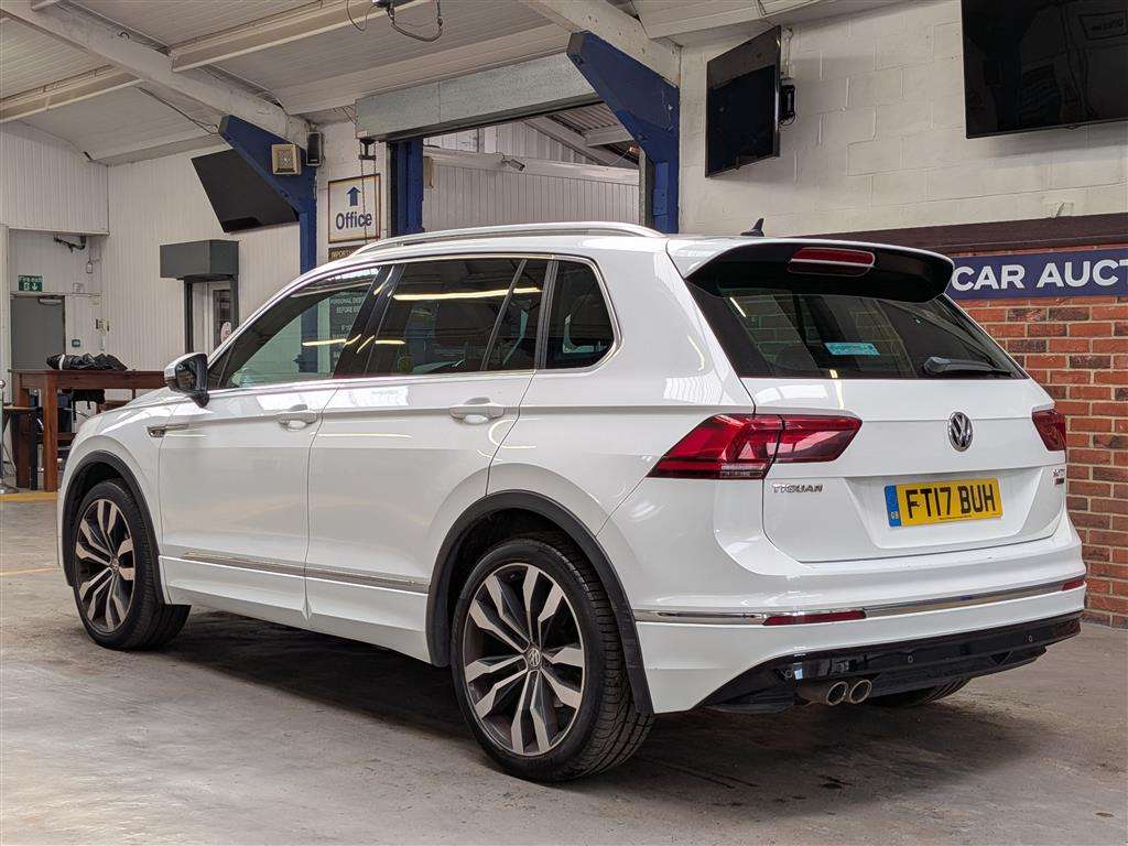 <p>2017 VOLKSWAGEN TIGUAN R-LINE TDI BMT 4MO</p>