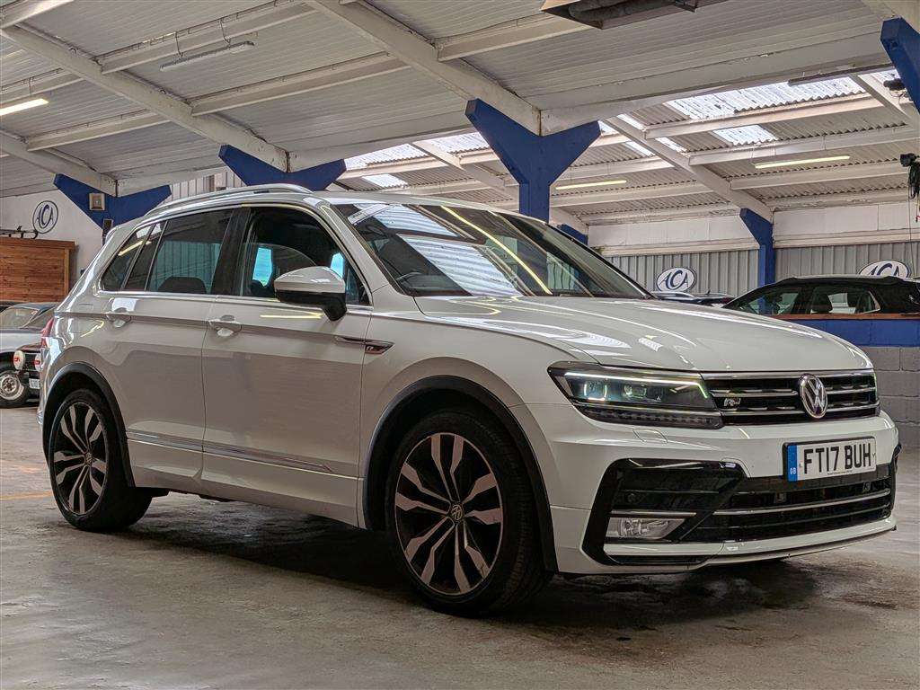 <p>2017 VOLKSWAGEN TIGUAN R-LINE TDI BMT 4MO</p>