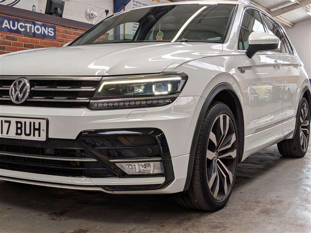 <p>2017 VOLKSWAGEN TIGUAN R-LINE TDI BMT 4MO</p>