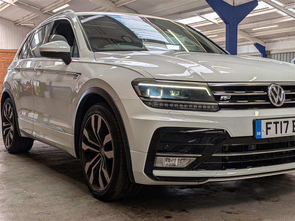 <p>2017 VOLKSWAGEN TIGUAN R-LINE TDI BMT 4MO</p>