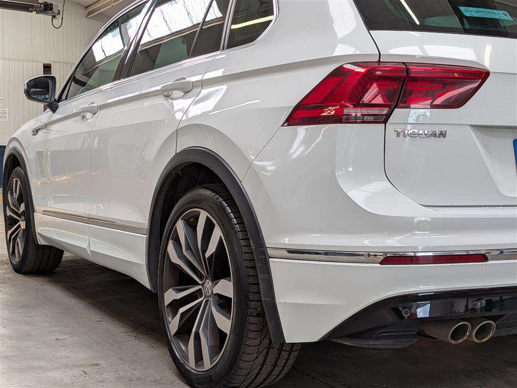 <p>2017 VOLKSWAGEN TIGUAN R-LINE TDI BMT 4MO</p>
